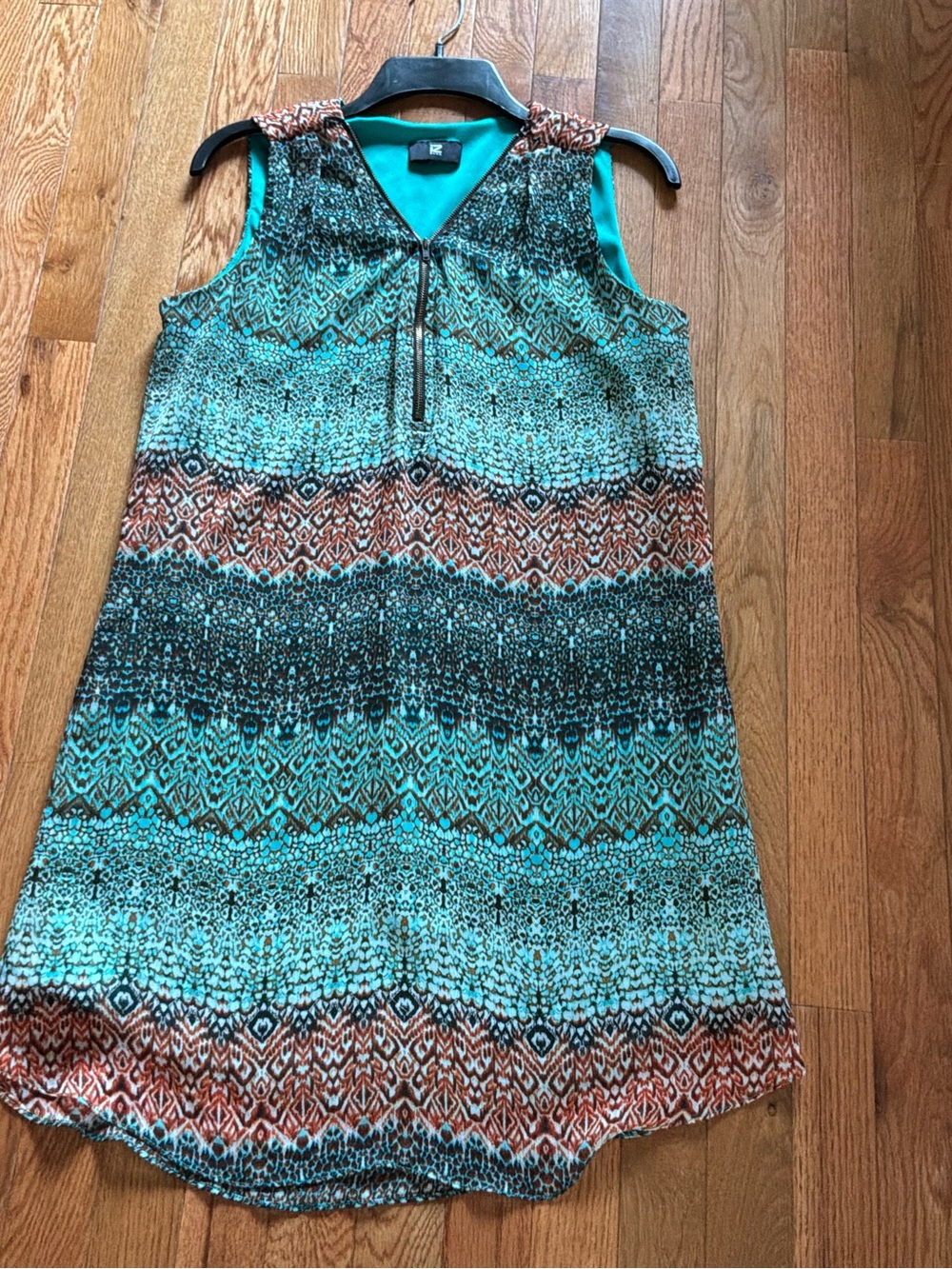 IZ Sleeveless Aqua Patterned Shift Top Sz L with Front Zip Neck Knee Length Exc